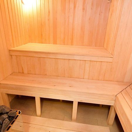 Road Star Hotel Днепър Екстериор снимка