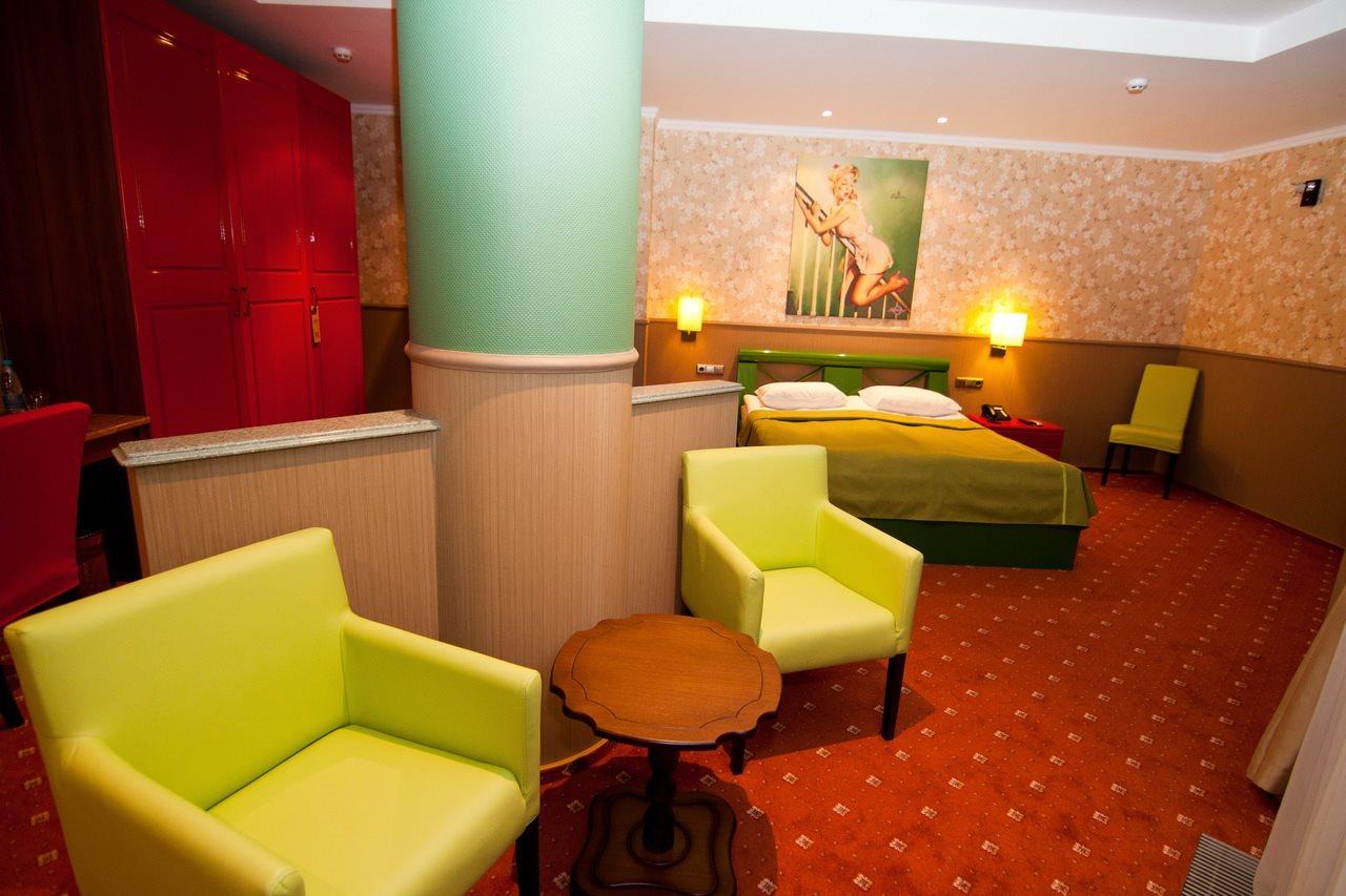 Road Star Hotel Днепър Екстериор снимка