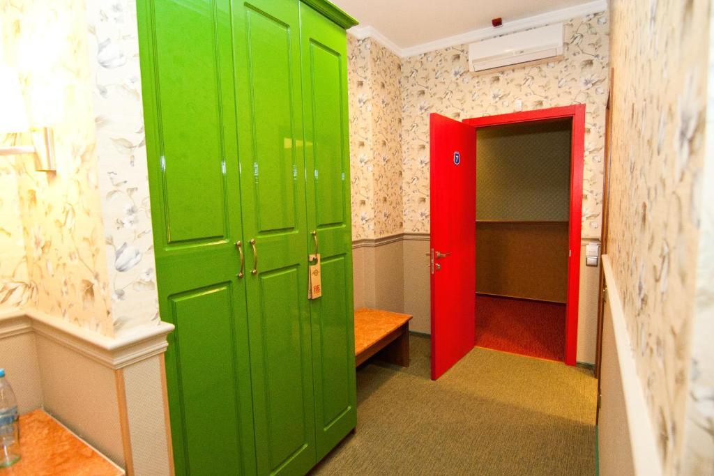 Road Star Hotel Днепър Екстериор снимка