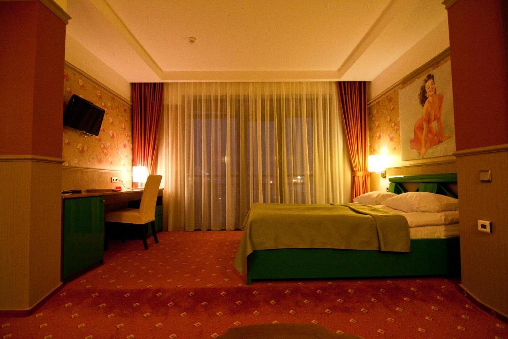 Road Star Hotel Днепър Екстериор снимка