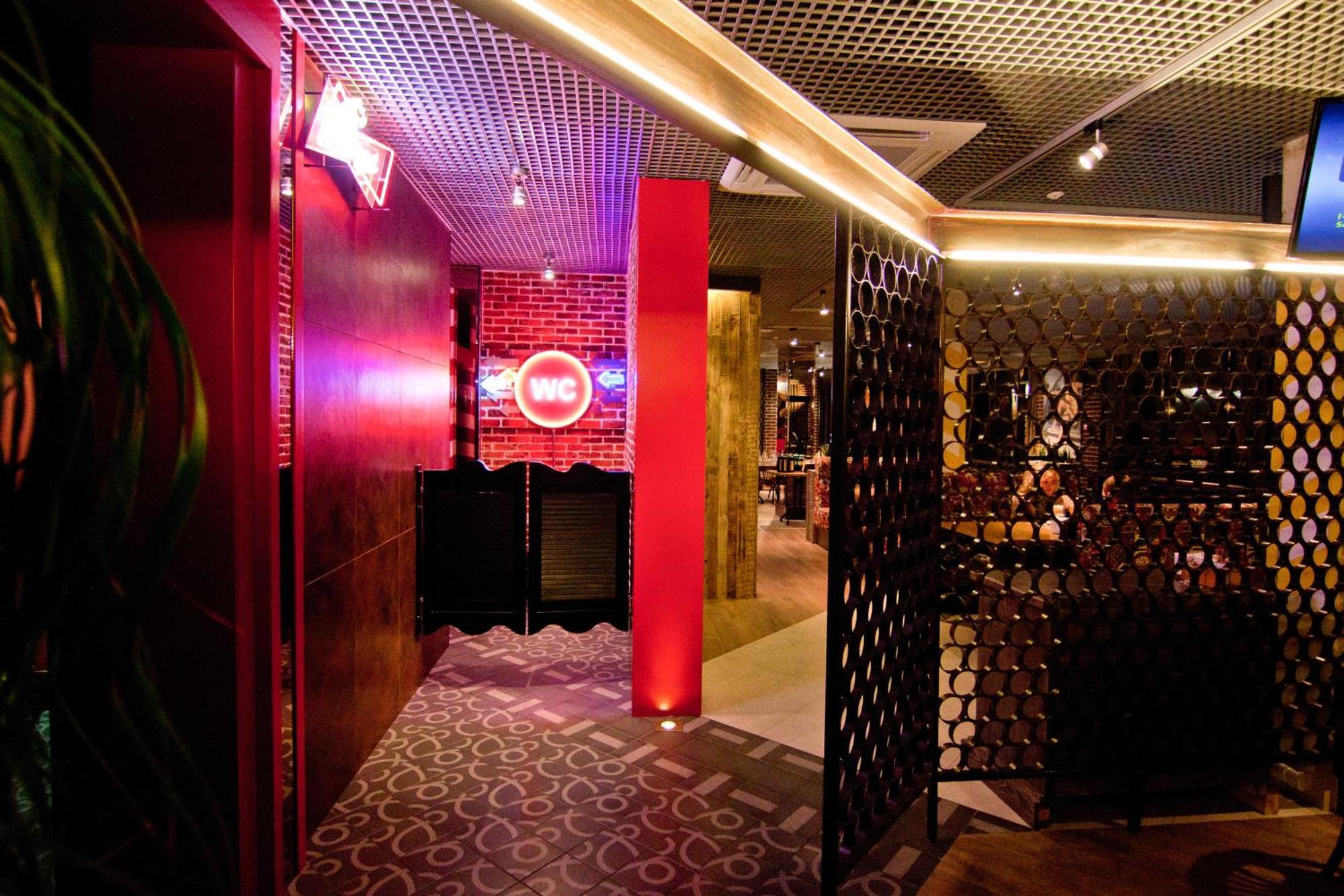 Road Star Hotel Днепър Екстериор снимка