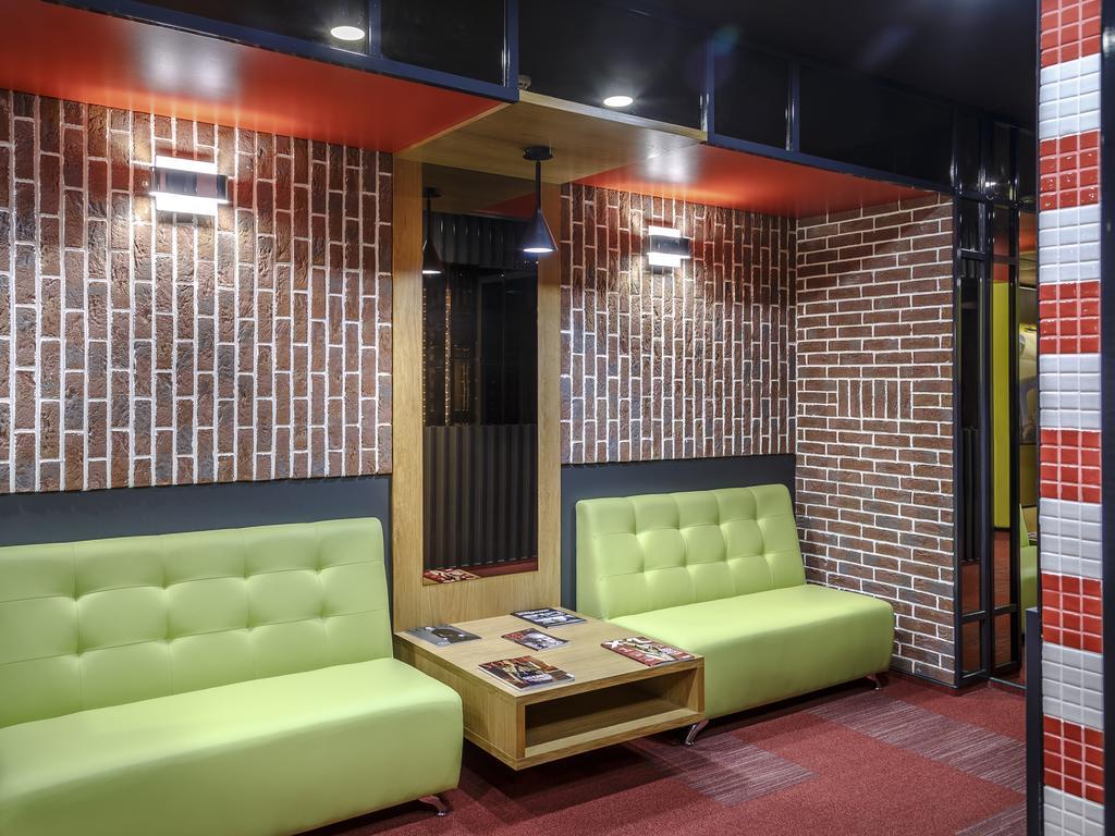 Road Star Hotel Днепър Екстериор снимка