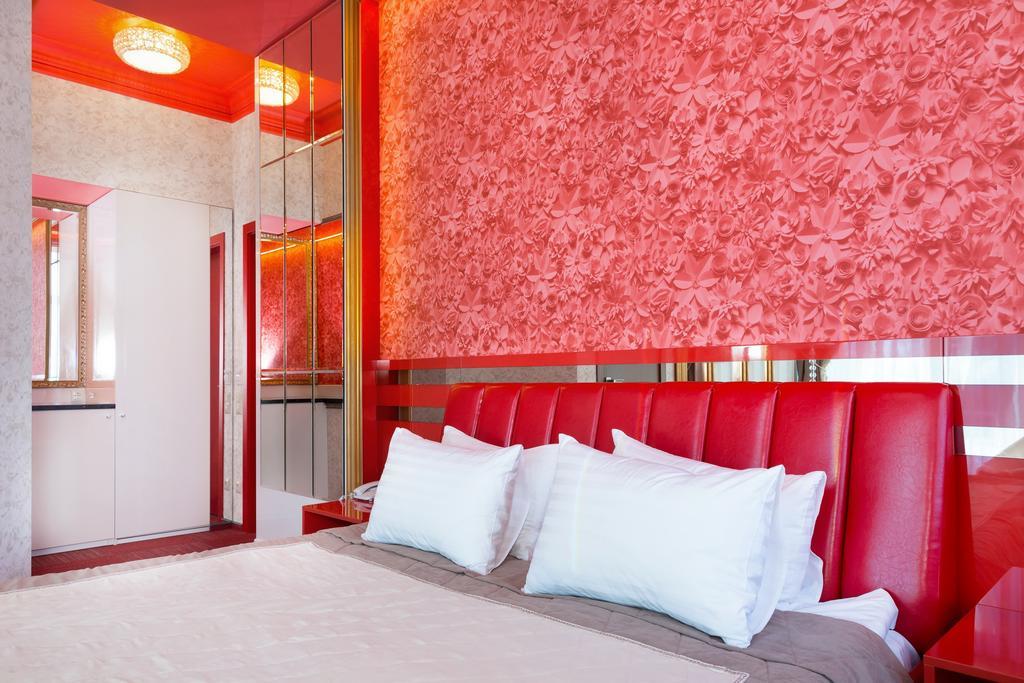 Road Star Hotel Днепър Екстериор снимка