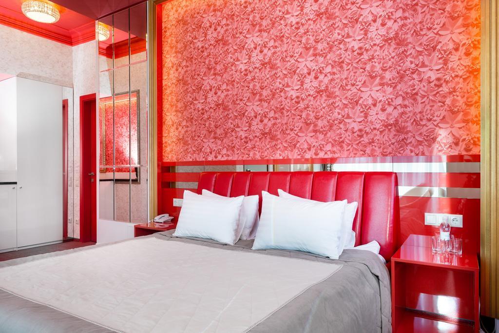 Road Star Hotel Днепър Екстериор снимка
